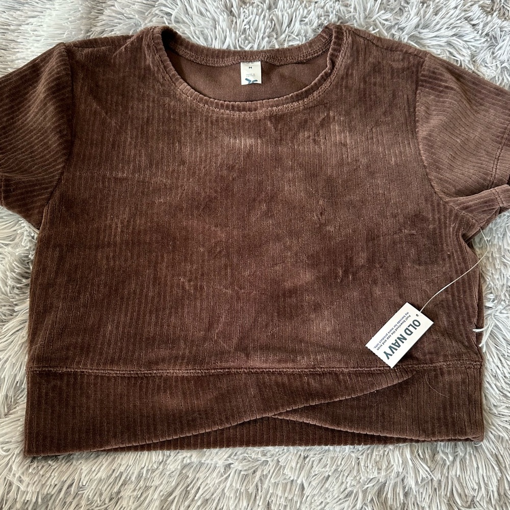 Old Navy Active wear cropped shirt
